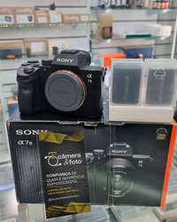SONY A7 III – MIRRORLESS FULL FRAME SEMINOVA + 2 BATERIAS EXTRAS