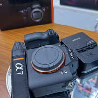 Câmera Sony A7 III – Seminova com Caixa!