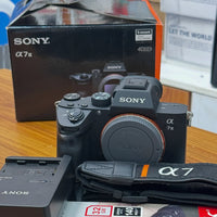 Câmera Sony A7 III – Seminova com Caixa!