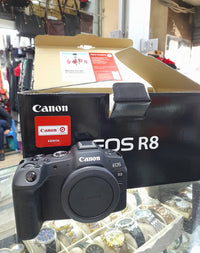 CAMERA CANON EOS R8 CORPO SEMINOVO COMPLETO!